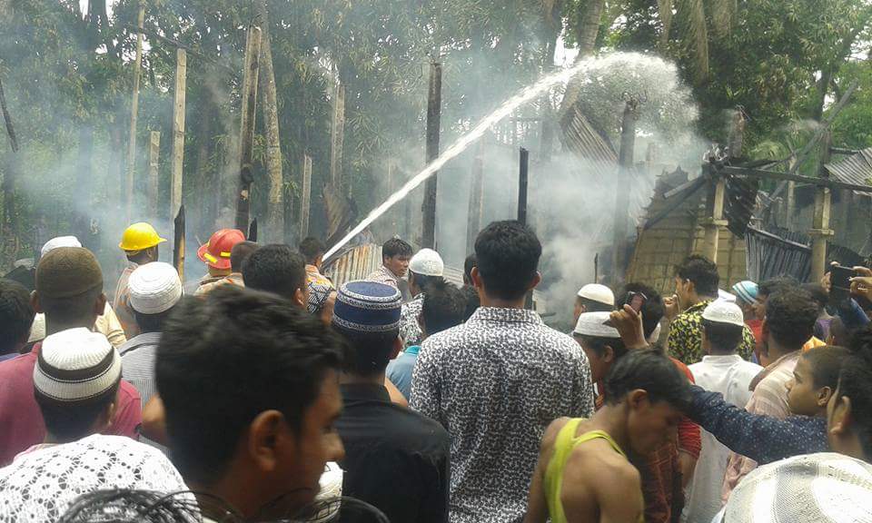 ফেঞ্চুগঞ্জ কটালপুরে একটি বাড়ি আগুনে পুড়ে ছাই